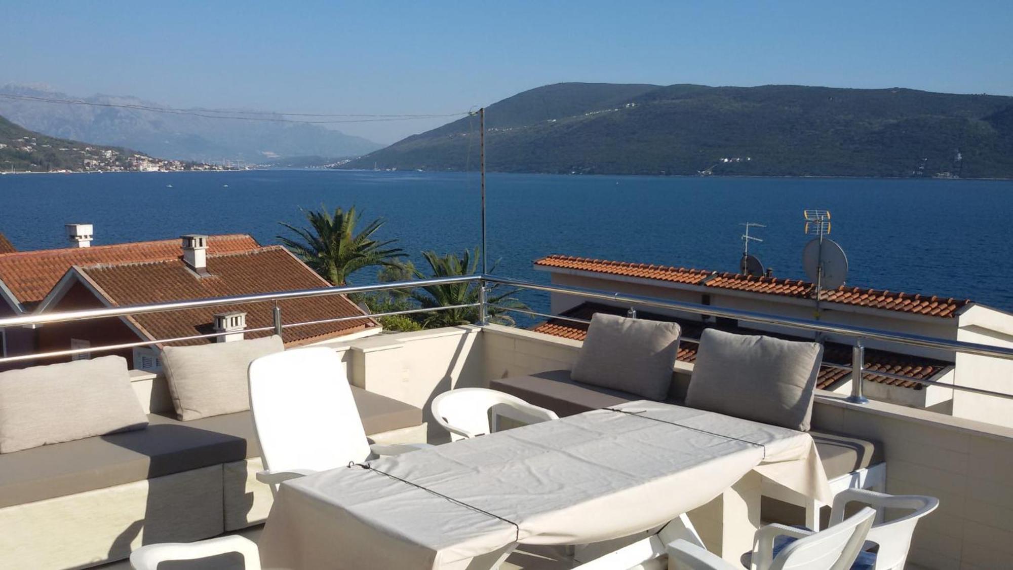 Sea View Apartments Herceg Novi Rum bild